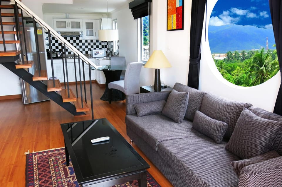 Shared lounge/TV area
