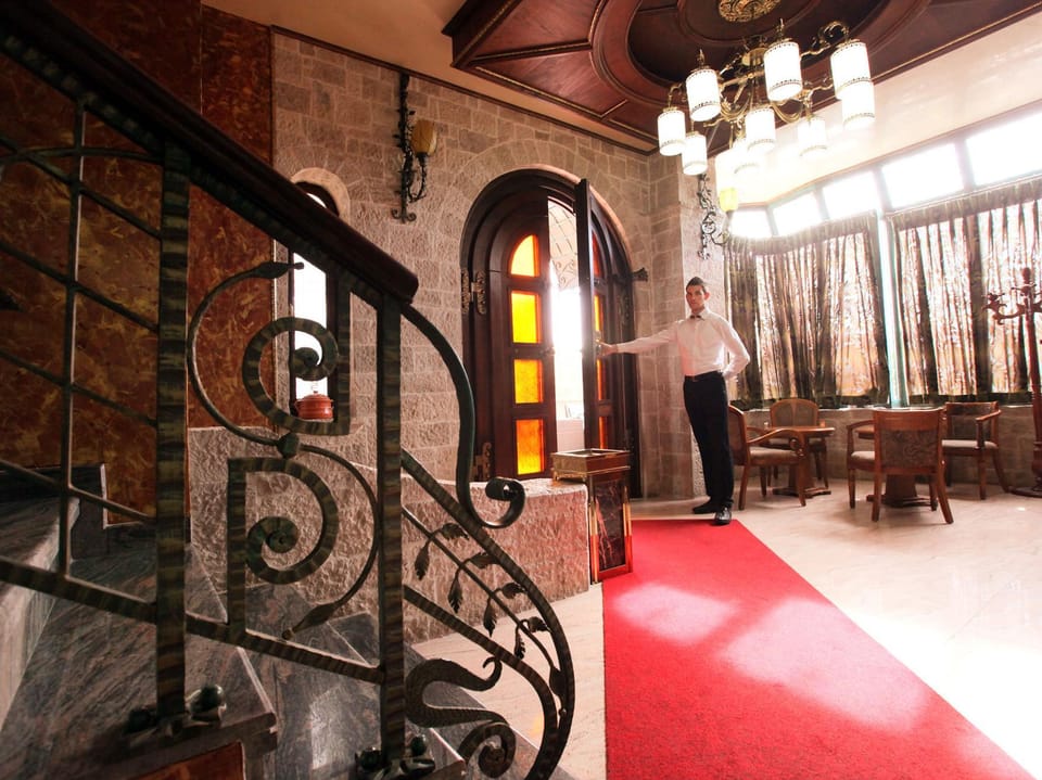 Dinasty Hotel Hotel in Tirana