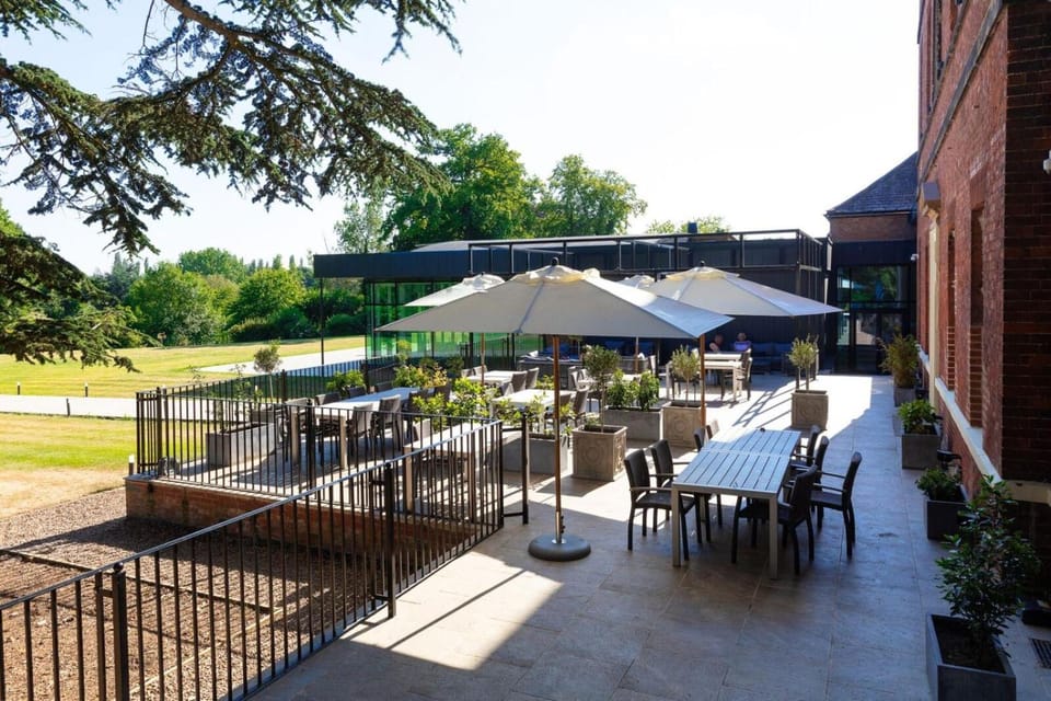 Winstanley House Hotel in Leicester