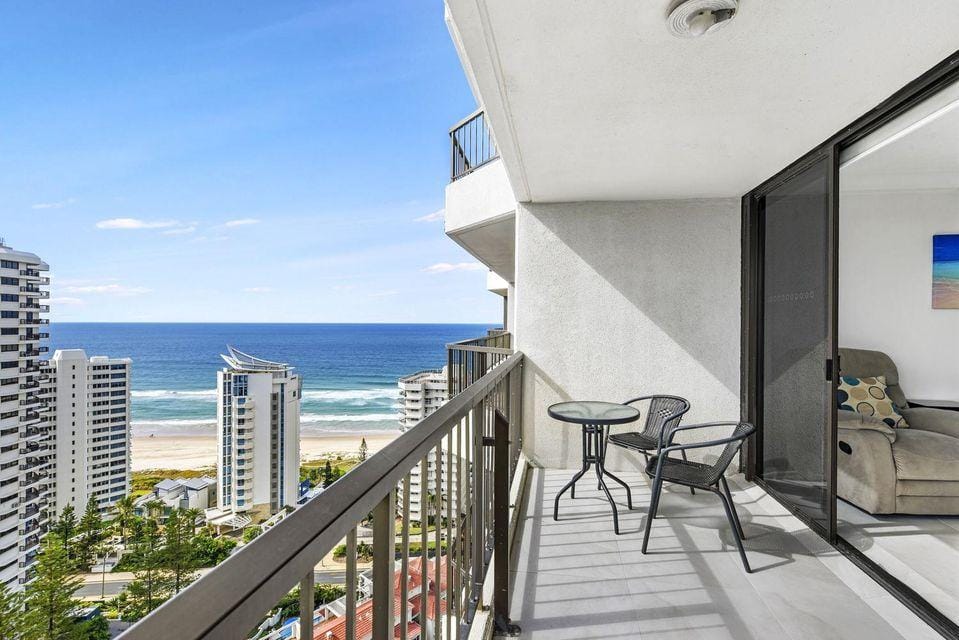 Surfers Century Oceanside Hotel Apartment hotel in Surfers Paradise