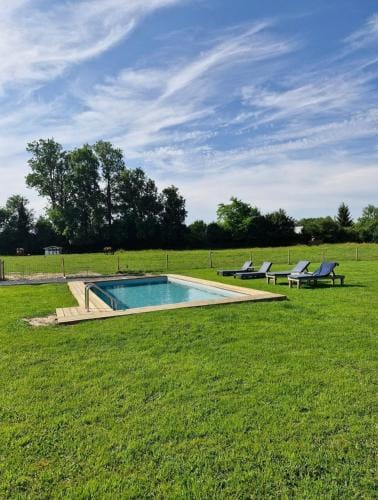 Eden Koi Hotel in Normandy