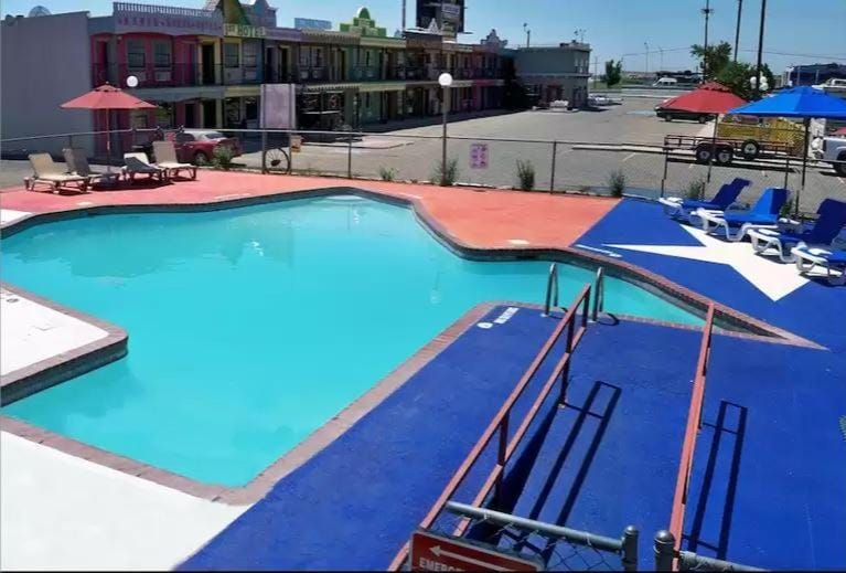 Swimming pool