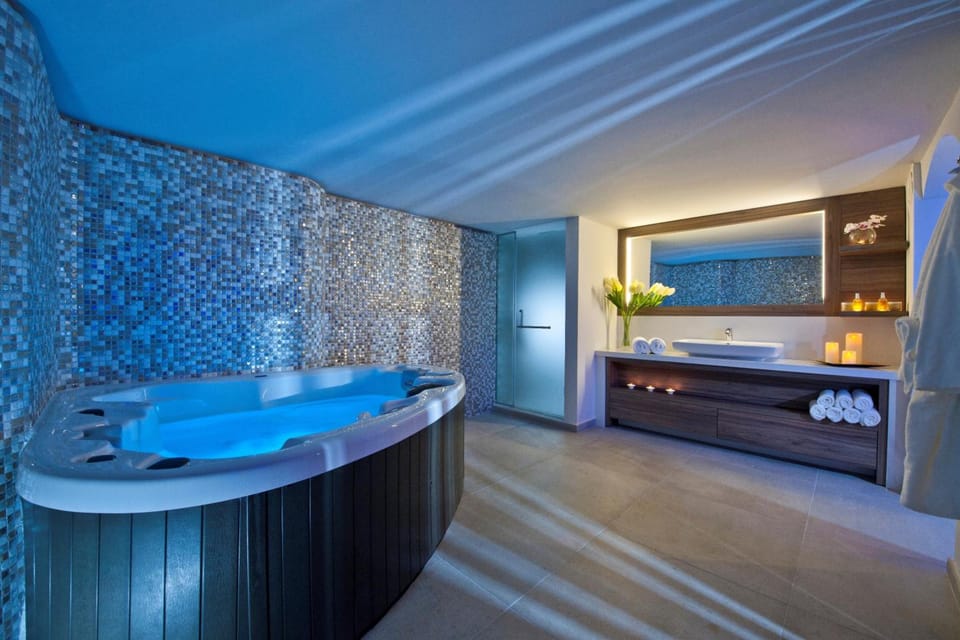Hot tub