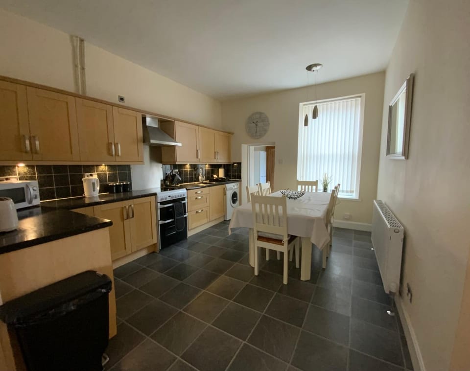 Deeside Snugs Apartments Hotel in Scotland