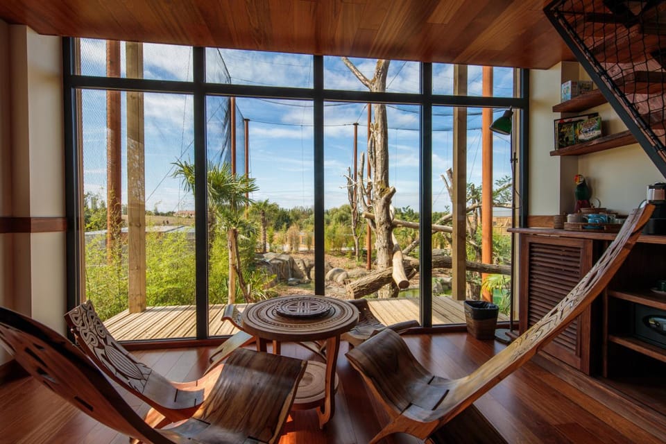 Parrot World - Les Lodges Lodge in Île-de-France