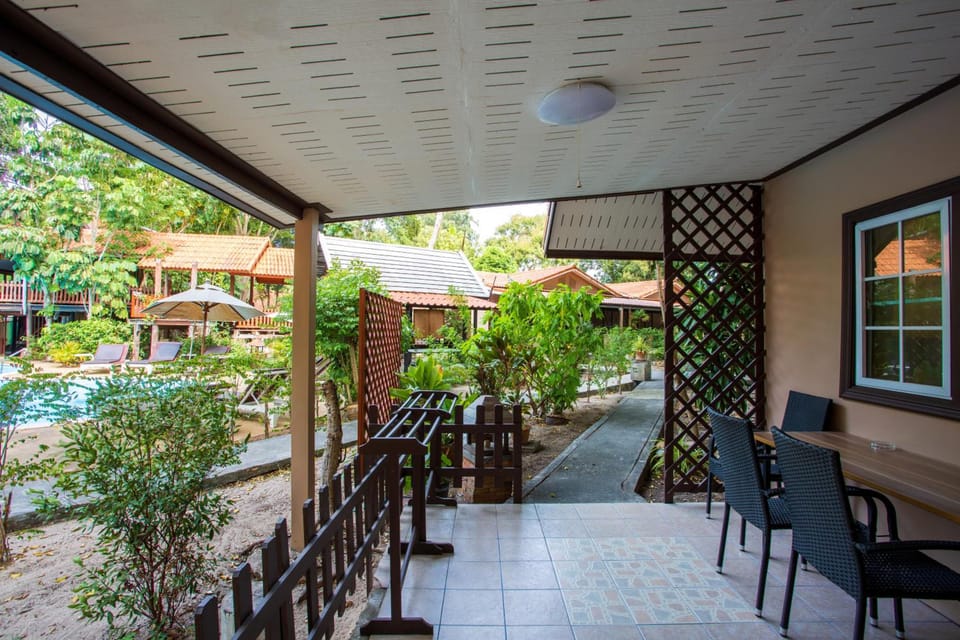 Harry's bungalow & Restaurant Resort in Ko Samui