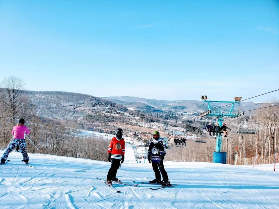 Timberline Lodge, Downtown Ellicottville - Near Ski Resort Hotel in Ellicottville