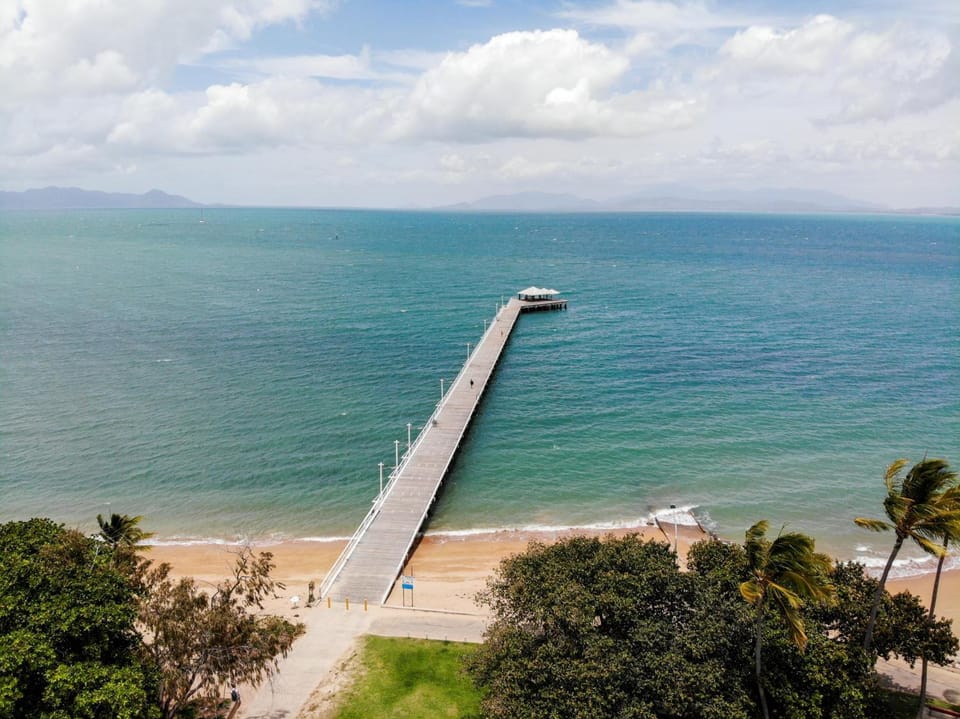Tropical Palms Resort & 4WD Hire Motel in Queensland