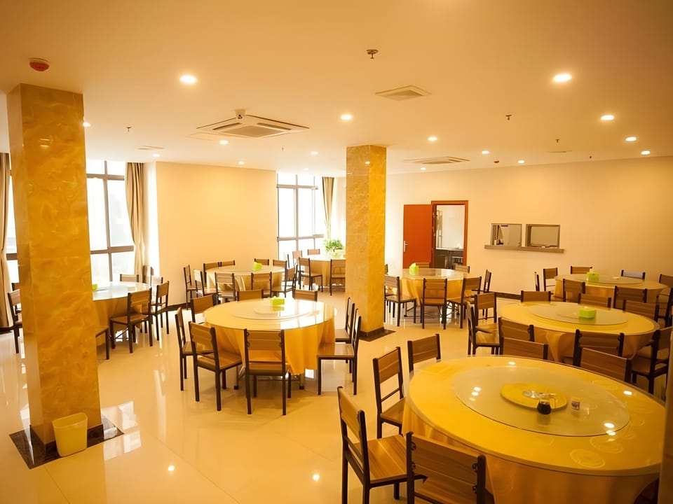 Green Tree Inn Zaozhuang Tengzhou Shifu Road Longquan Plaza Hotel in Jiangsu