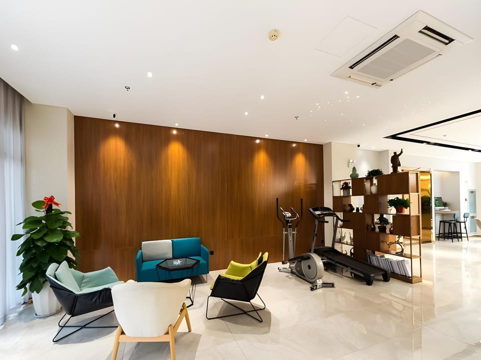 VX Hotel Wuxi Jiangyin Xiangshan Road Gymnasium Hotel in Suzhou