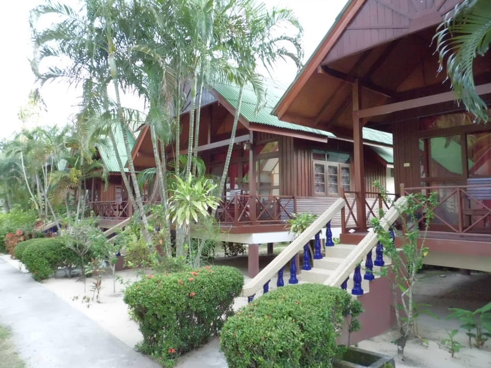 Lolita Bungalow Apartment hotel in Ko Samui