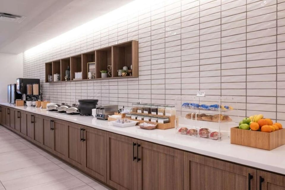 SpringHill Suites by Marriott Baltimore Downtown Convention Center Area Hotel in Baltimore