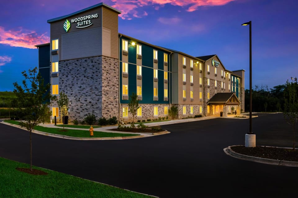 WoodSpring Suites Chicago Darien Hotel in Indiana