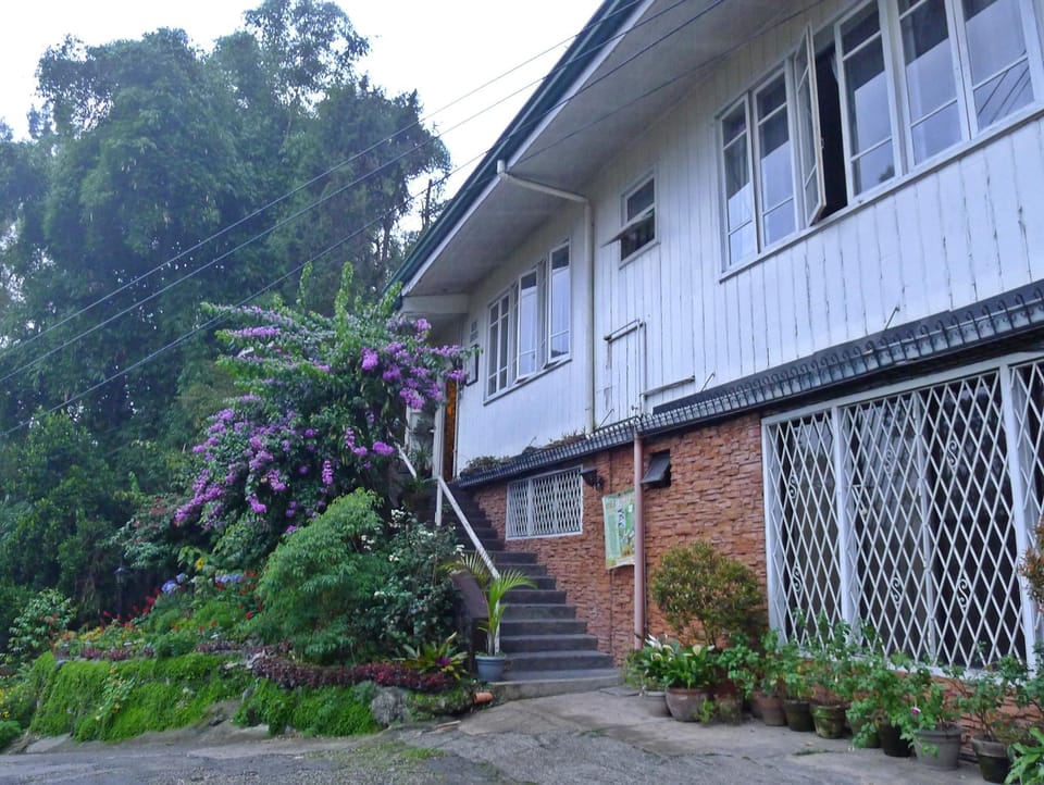 Mountain Lodge Hotel and Restaurant Hotel in Baguio