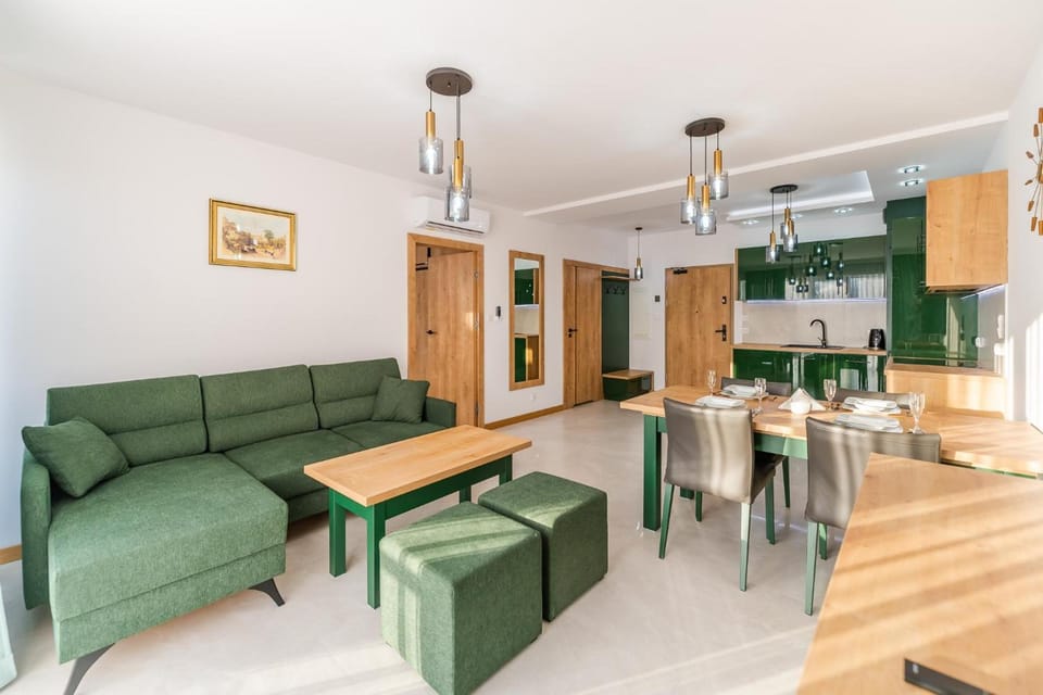 Shared lounge/TV area
