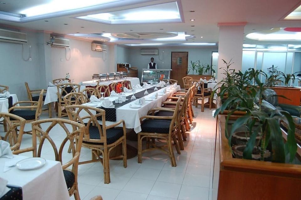 Hotel De Crystal Crown Hotel in Dhaka