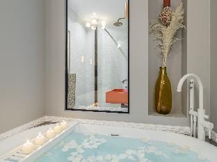 The Orange Haussmann Hotel in Saint-Cloud