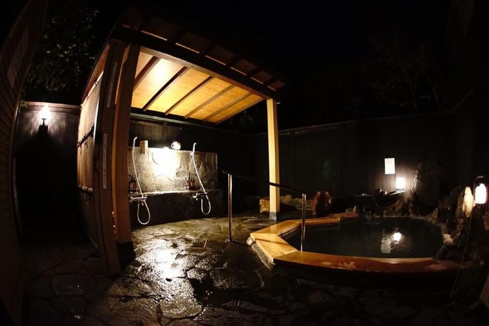 Open air bath