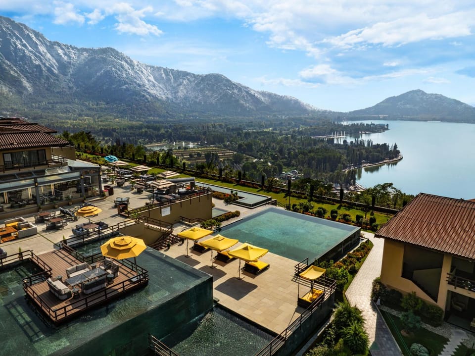 Taj Dal View, Srinagar Hotel in India
