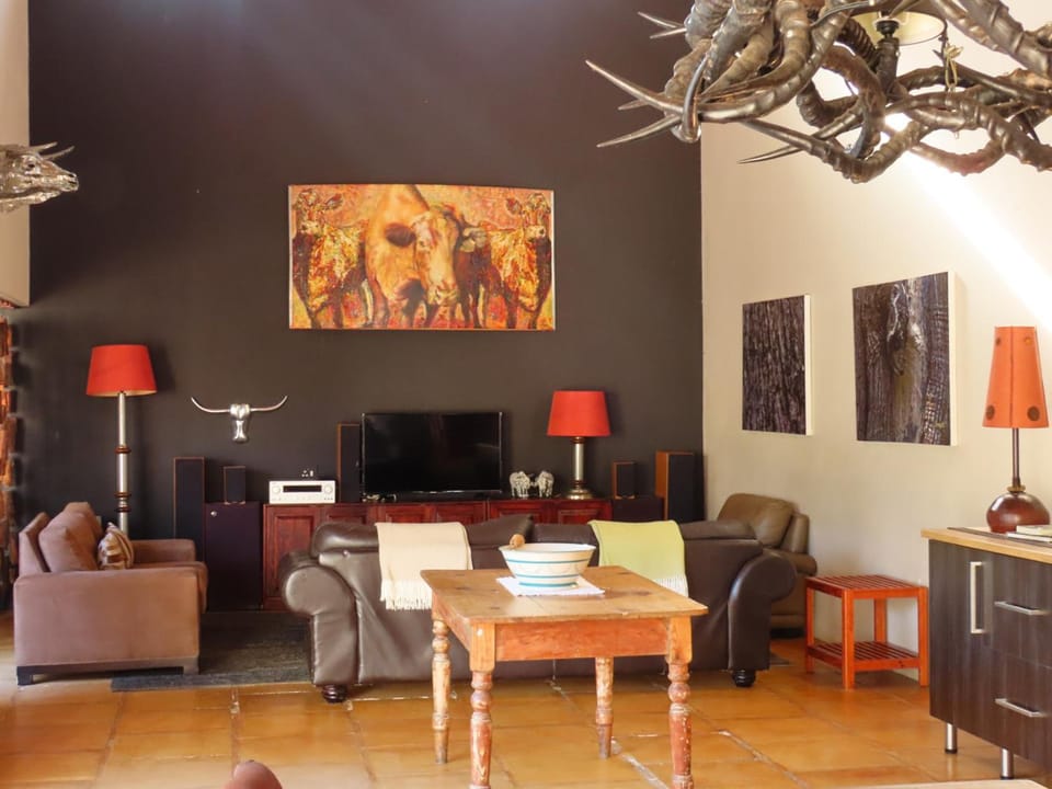 Shared lounge/TV area