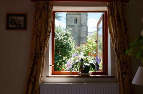 The Potting Shed, self contained, detached retreat in Shapwick village Hotel in Sedgemoor