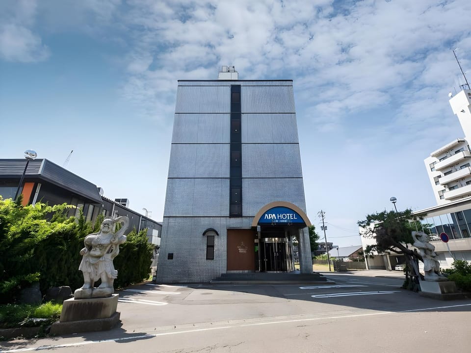 APA Hotel (Tsubamesanjo Ekimae) Hotel in Japan