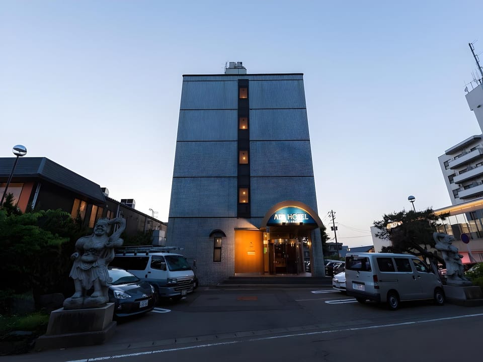 APA Hotel (Tsubamesanjo Ekimae) Hotel in Japan