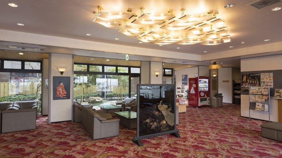 Wakura Onsen Hamazuru Hotel in Ishikawa Prefecture