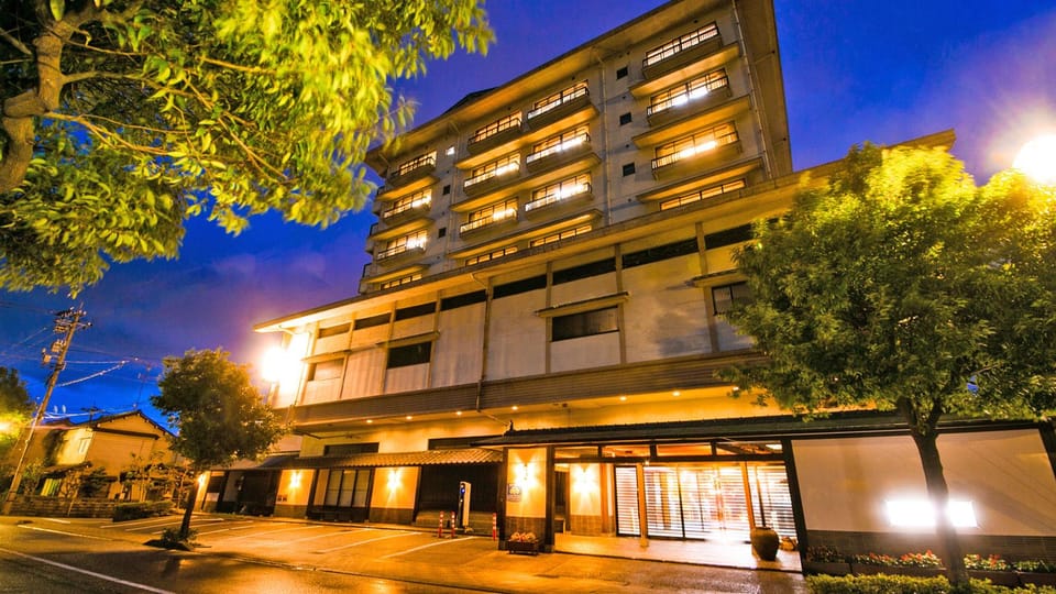 Yamashiro Onsen Houshoutei Hotel in Ishikawa Prefecture