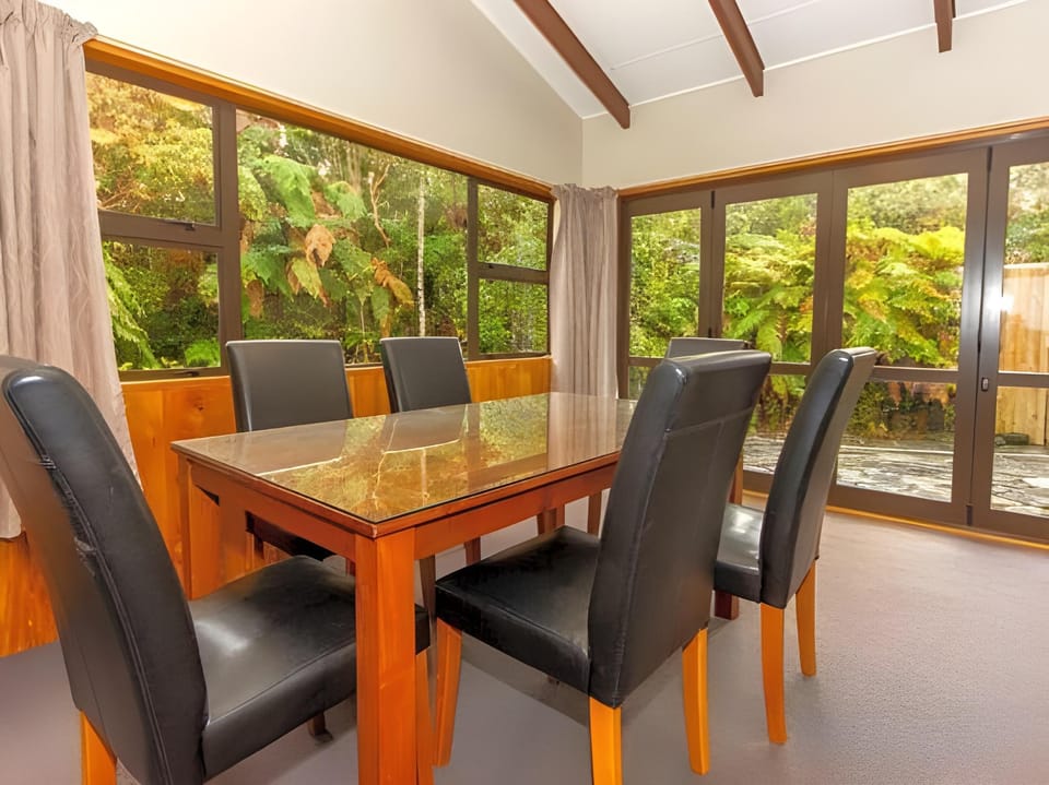 10 Cottages Motel in Franz Josef / Waiau