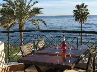 Mi Capricho Beachfront Apartment - Sitio De Calahonda Hotel in Sitio de Calahonda