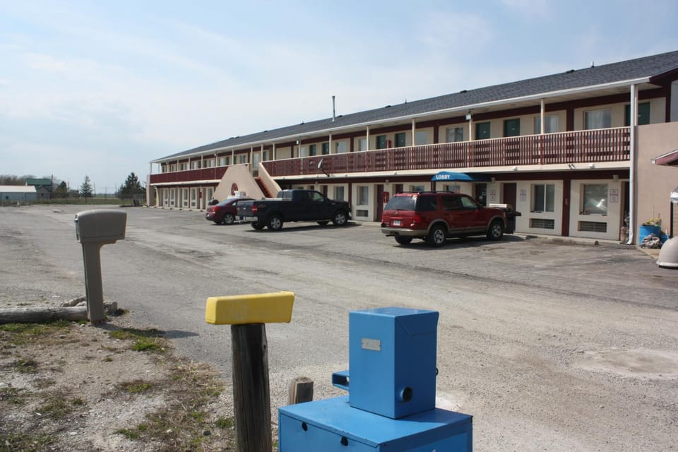 Lake Erie Lodge Motel in Jerusalem Township