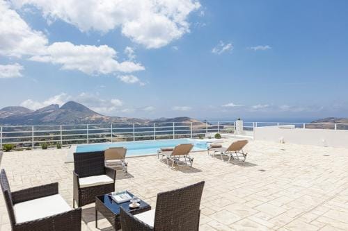 Petres Villas Hotel in Crete