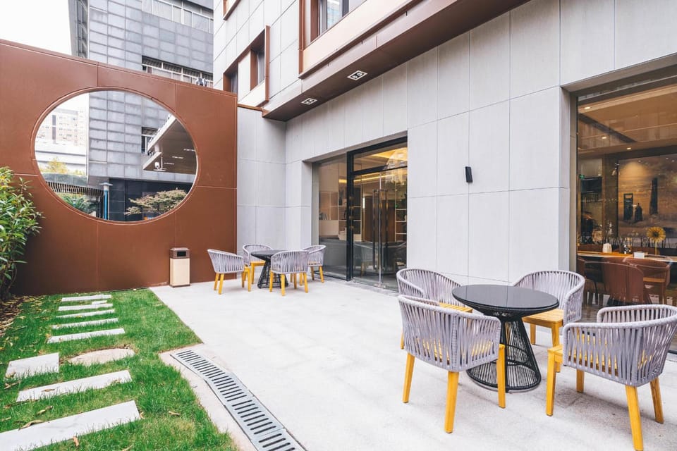 Atour Hotel Shanghai Changning Xianxia Road Hotel in Shanghai