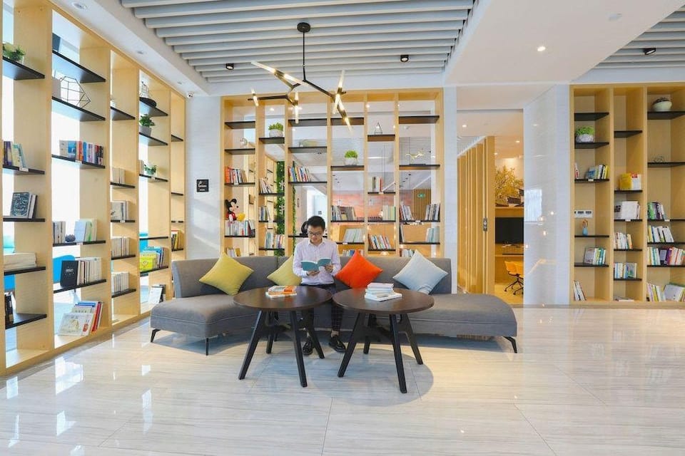 Atour Hotel Hangzhou Xiaoshan Airport Hotel in Hangzhou