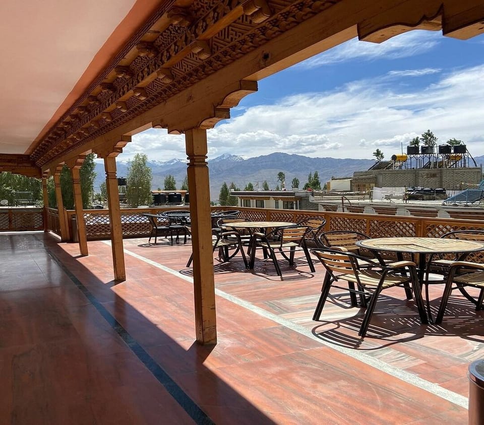 Hotel Ladakh Continental Hotel in India