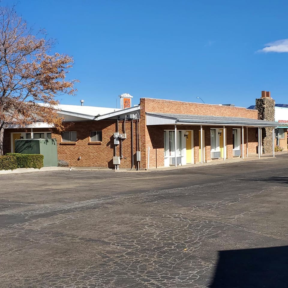 Robin Hood Motel Motel in Raton