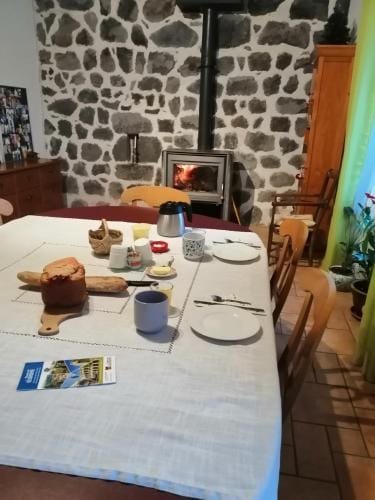 Chambres et table d'hotes Regord'ane Hotel in Auvergne-Rhône-Alpes