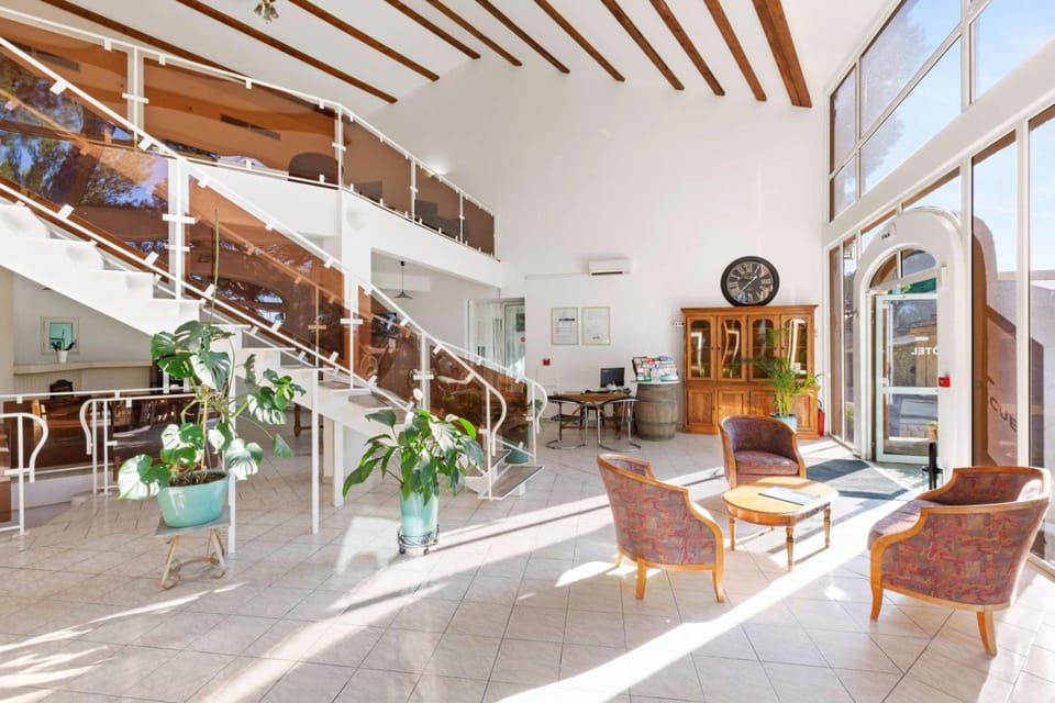 Best Western Domaine de Roquerousse Hotel in Provence-Alpes-Côte d'Azur