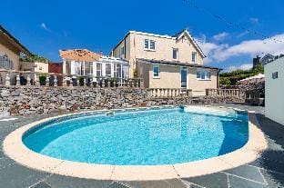 Windy Ridge - 5 Bedroom Holiday Home - Oxwich Hotel in The Mumbles