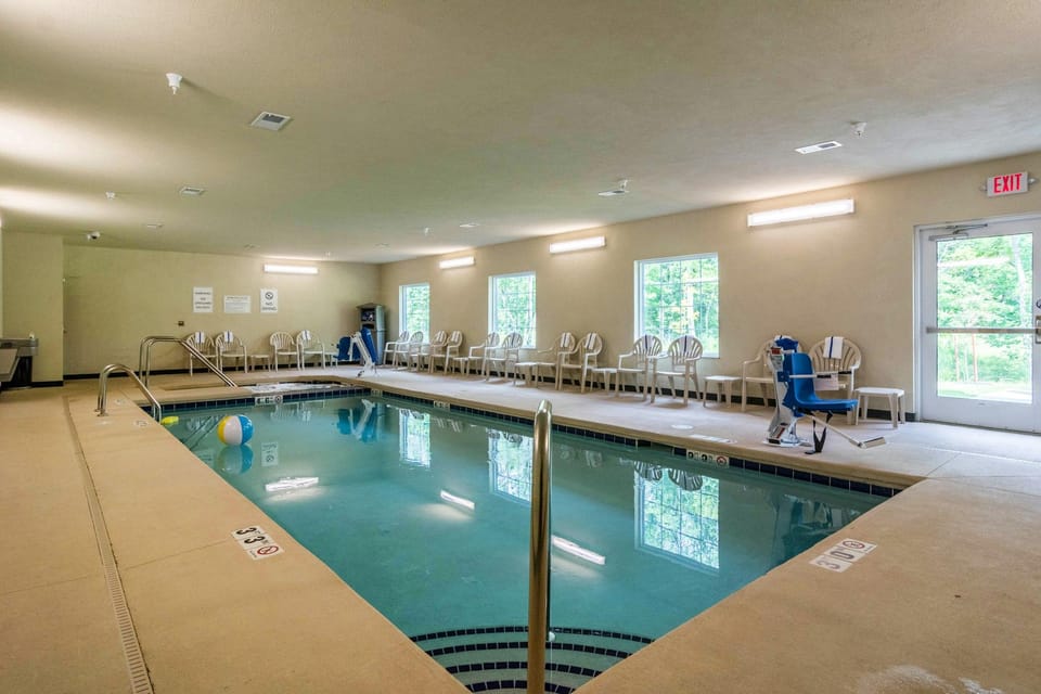 Cobblestone Hotel & Suites - Harborcreek Hotel in Allegheny River