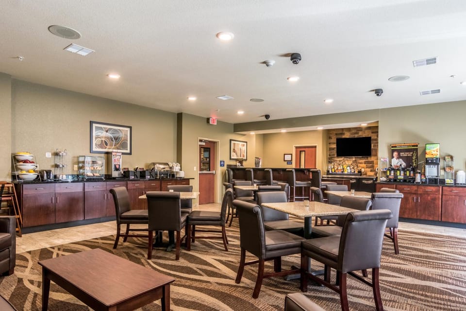 Cobblestone Hotel & Suites - Greenville Hotel in Lake Erie