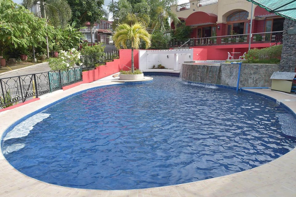 Tahanan Lakeview Hotel Hotel in Calabarzon