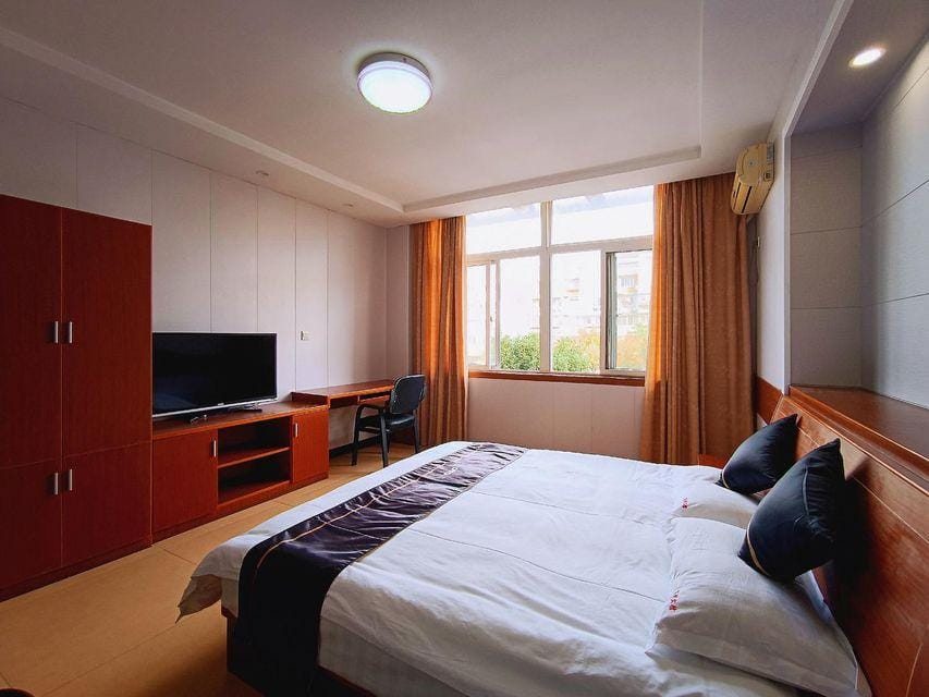 Baili Hotel (Ningbo Mingzhou Road Branch) Hotel in Zhejiang