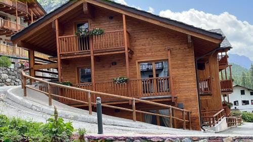 Alta Luce Mountain Lodge Hotel in Aosta Valley, Italy