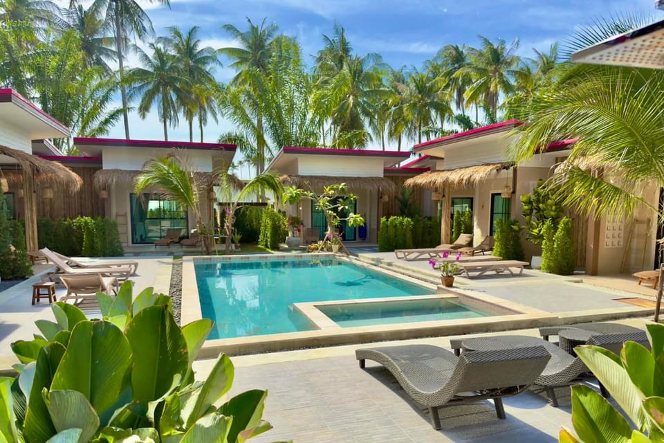Pinky Bungalows Resort Hotel in Sala Dan