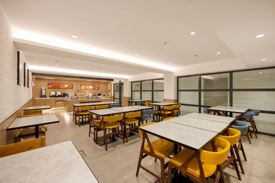 Hanting Premium Hotel Beijing Shijingshan Amusement Park Hotel in Beijing