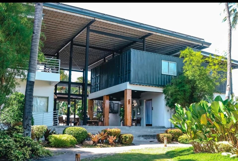 Silver Reef Dive Resort Resort in Central Visayas