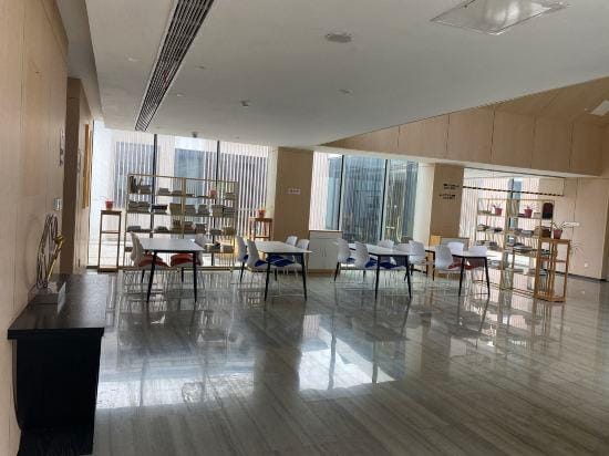 Deep Submarine Star Hotel (Yangzhou East High-speed Railway Station) Hotel in Jiangsu