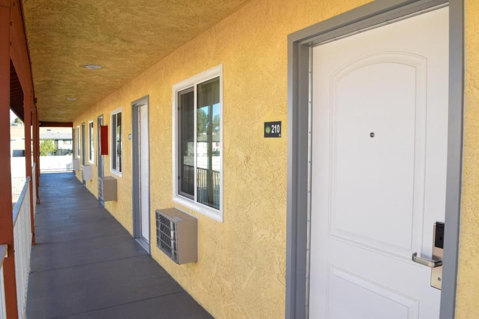 Mojave Inn Hotel in Victorville